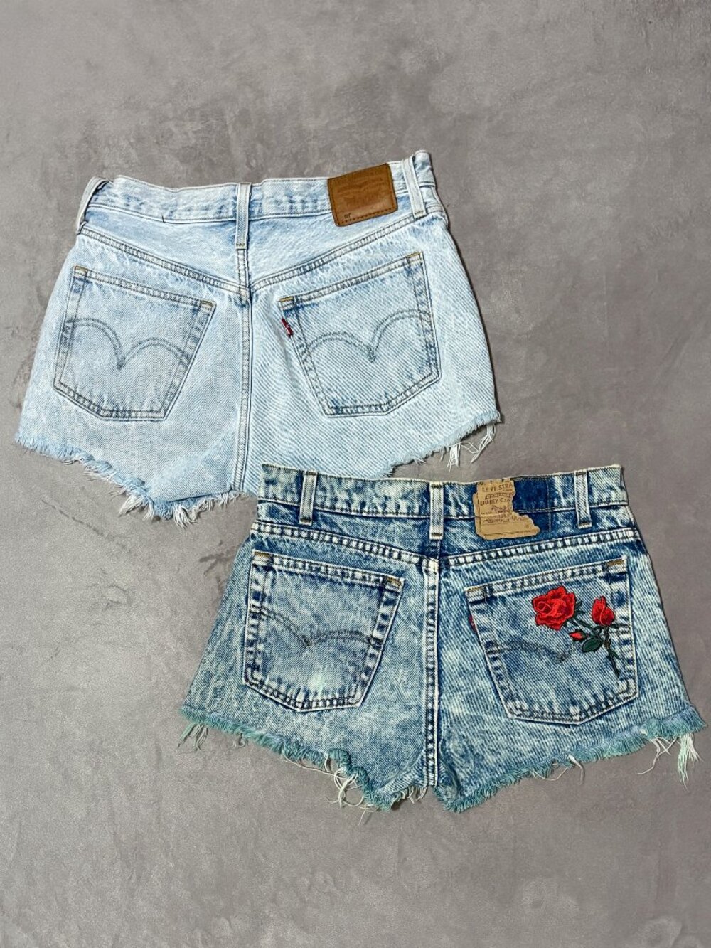 ⭐ Levi’s Women’s Denim Shorts Bundle Size 27 (2 Pairs) ⭐